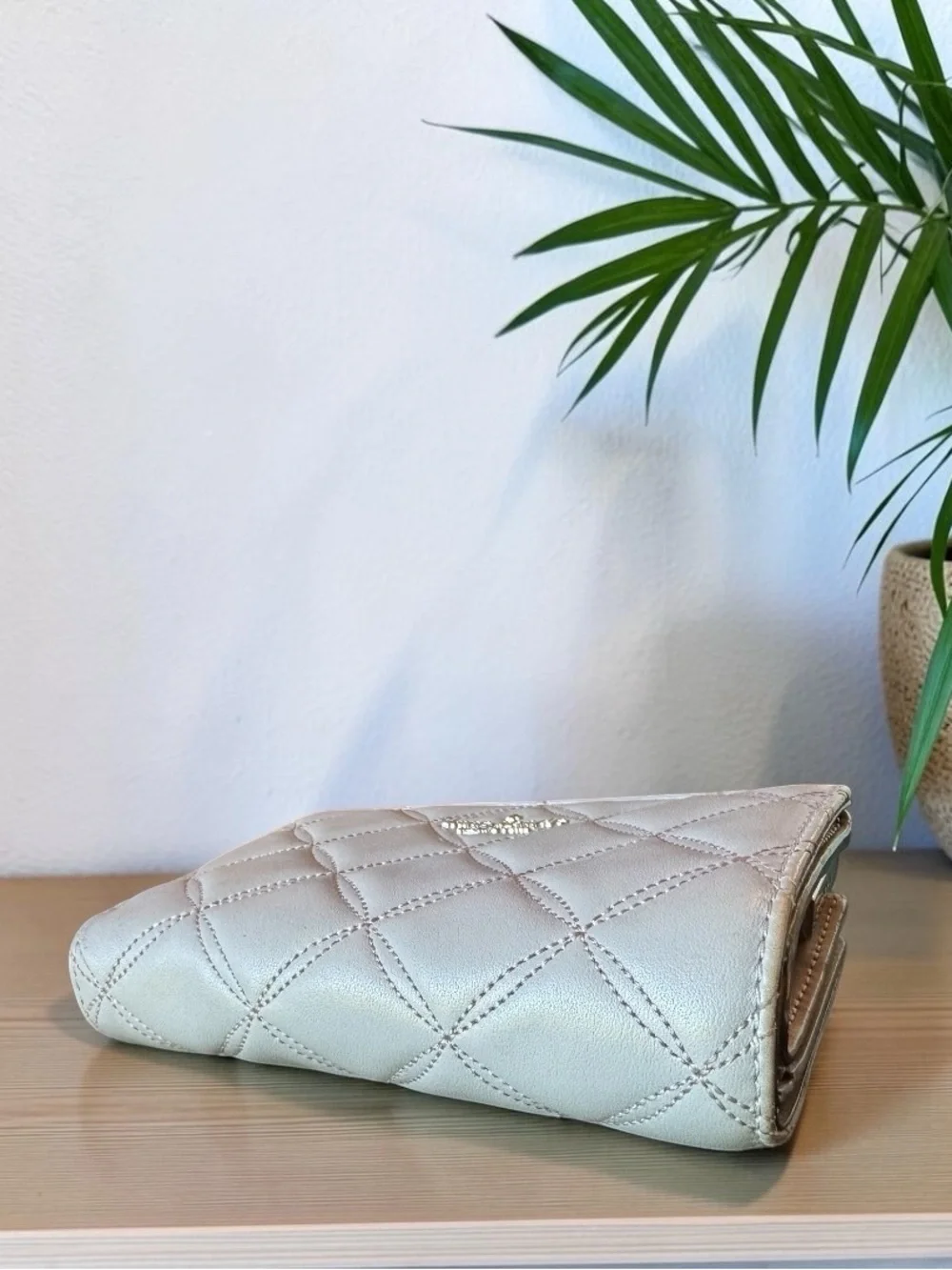 Kate Spade New York Gray Quilted Zip Around Wallet Bifold Organizer
